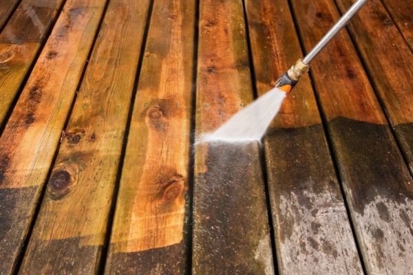 Timber deck pressure washing Bundaberg South